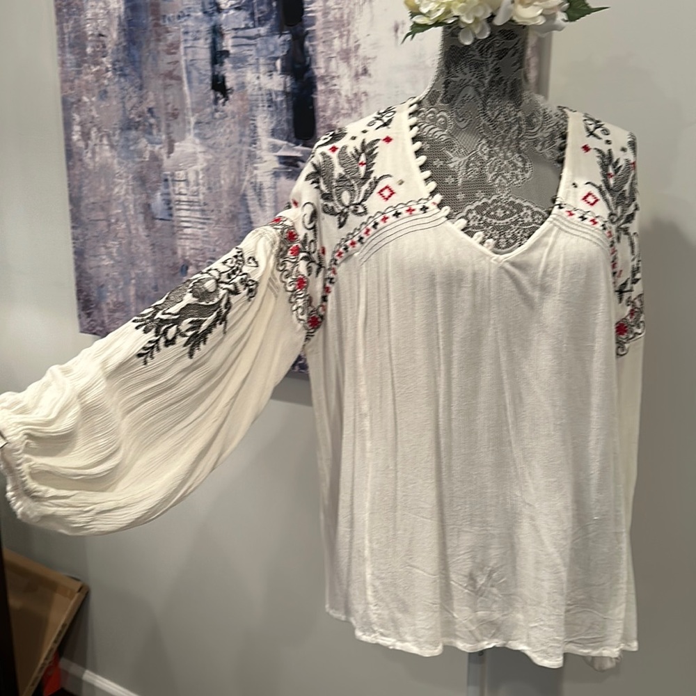 Free People small long sleeve great embroidered details top